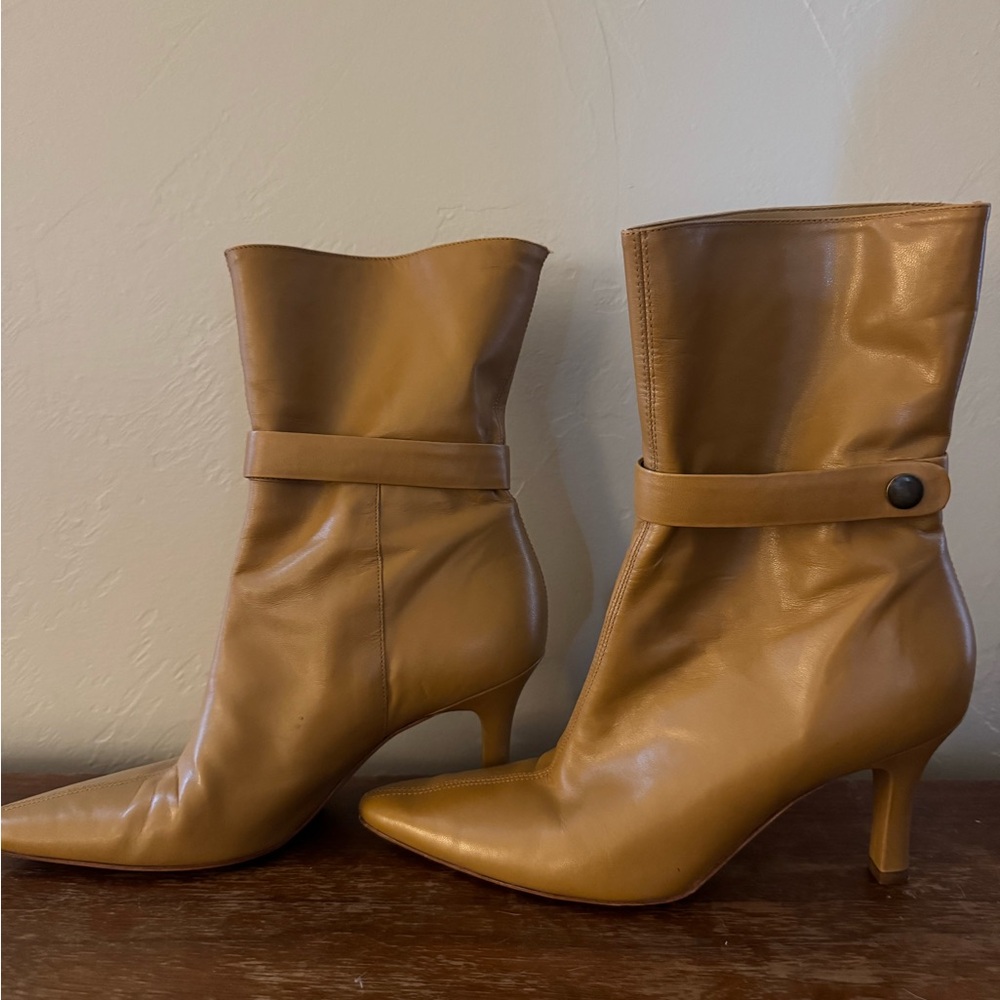 ANTONIO MELANI Tan Heeled Boots